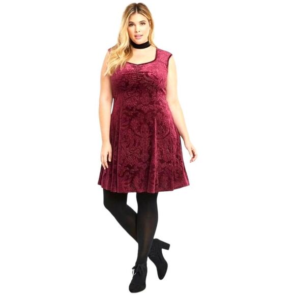 TORRID EMBOSSED Skull Velvet Baroque Sweetheart Neckline WITCHYCORE Dress M/L - Picture 1 of 14
